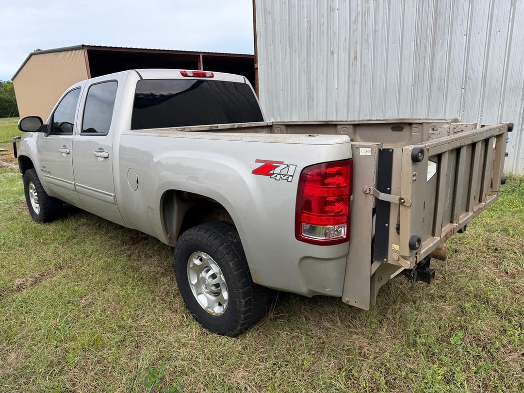 Image of GMC Sierra Primary image