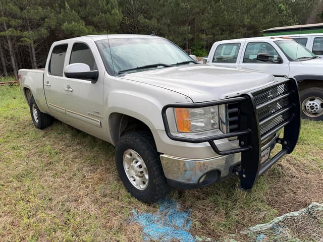 Image of GMC Sierra equipment image 3