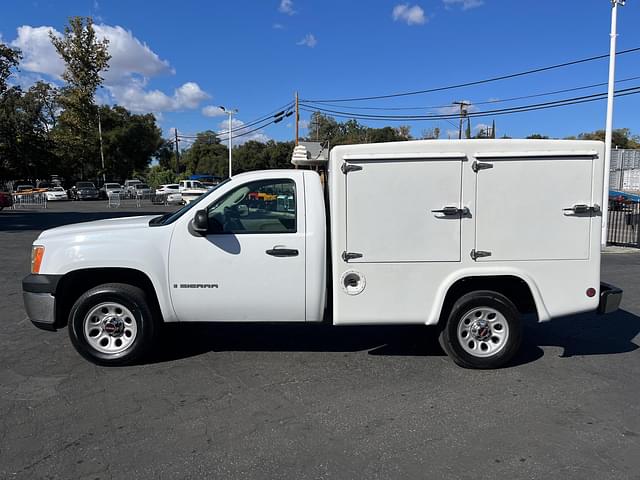 Image of GMC Sierra 1500 equipment image 1