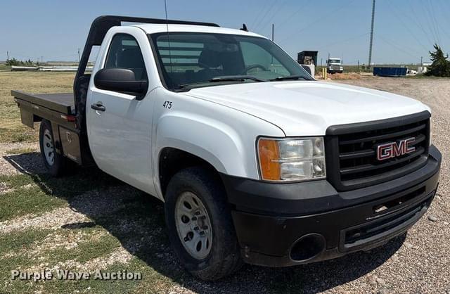 Image of GMC Sierra 1500 equipment image 2
