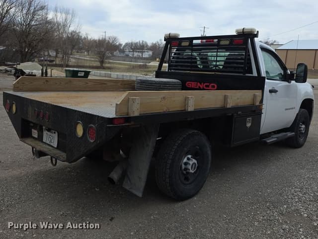 Image of GMC 2500HD equipment image 4