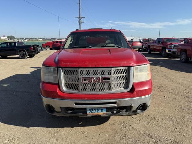 Image of GMC 2500HD equipment image 4
