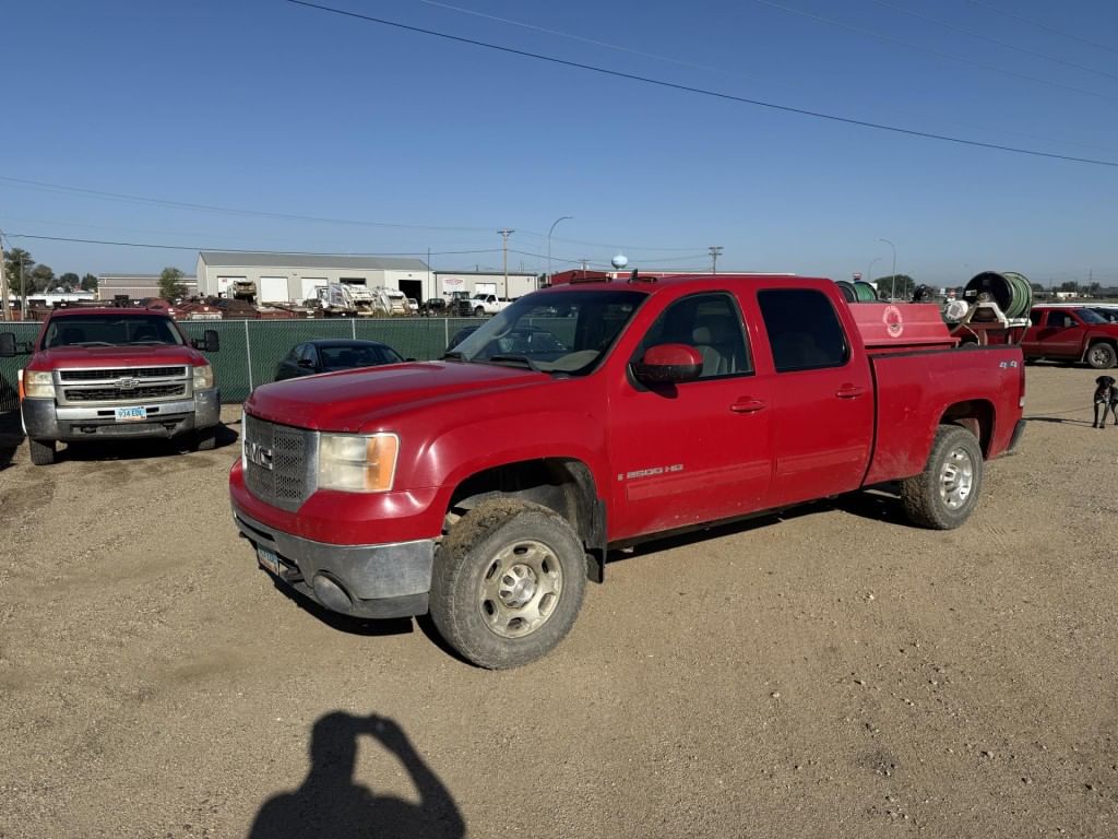2008 GMC 2500HD Equipment Image0