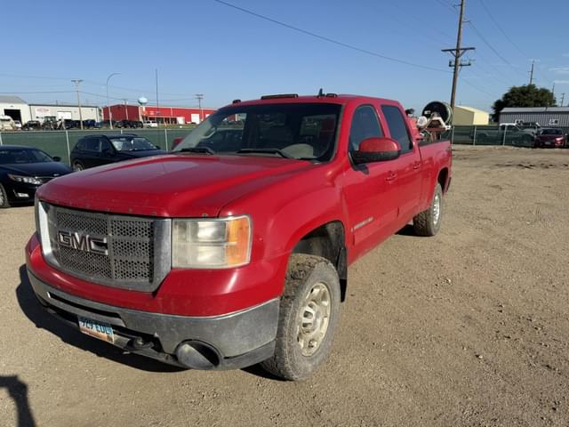 Image of GMC 2500HD equipment image 3
