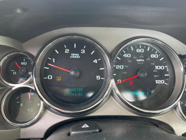 Image of GMC 2500HD equipment image 3