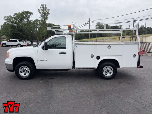Image of GMC 2500HD equipment image 2