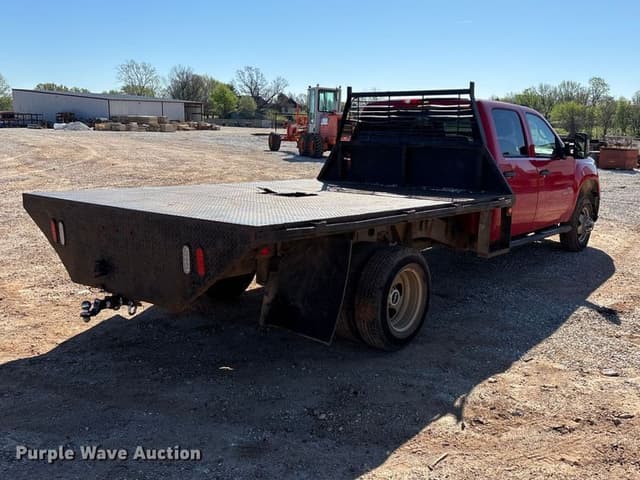Image of GMC 3500HD equipment image 4