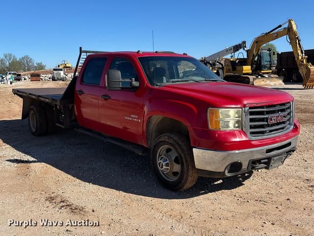 Image of GMC 3500HD equipment image 2