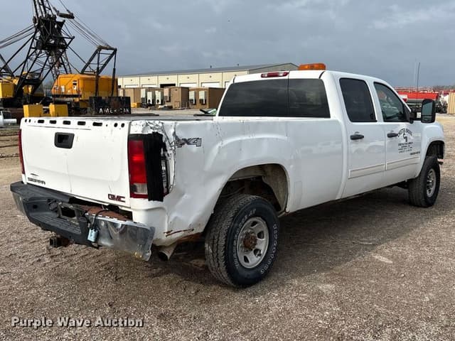Image of GMC 3500HD equipment image 4