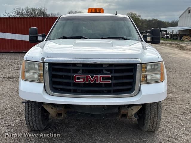 Image of GMC 3500HD equipment image 1