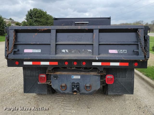 Image of GMC 3500HD equipment image 4
