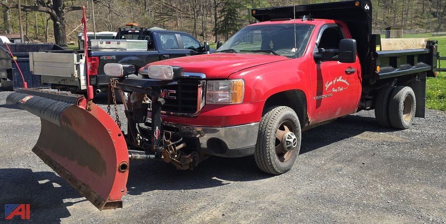 2008 GMC 3500HD Equipment Image0