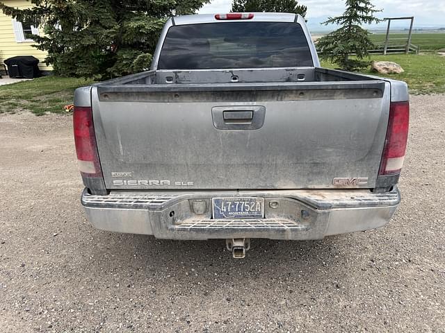 Image of GMC Sierra equipment image 3