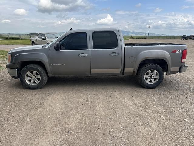 Image of GMC Sierra equipment image 1