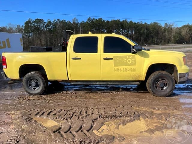 Image of GMC Sierra equipment image 3