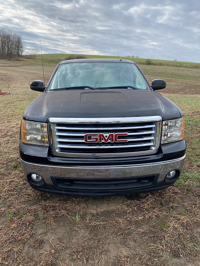 Image of GMC Sierra equipment image 1