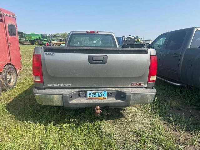 Image of GMC Sierra equipment image 4