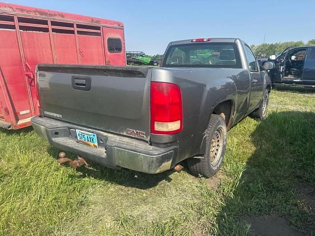 Image of GMC Sierra equipment image 3