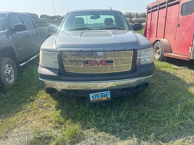 Image of GMC Sierra equipment image 1