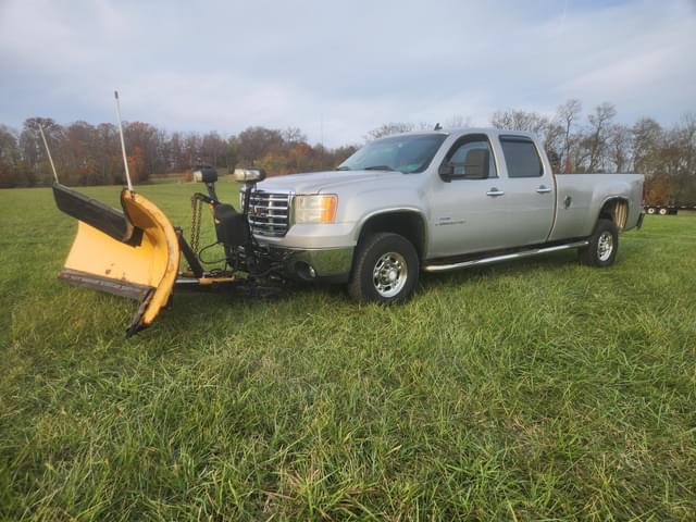 Image of GMC Sierra equipment image 1