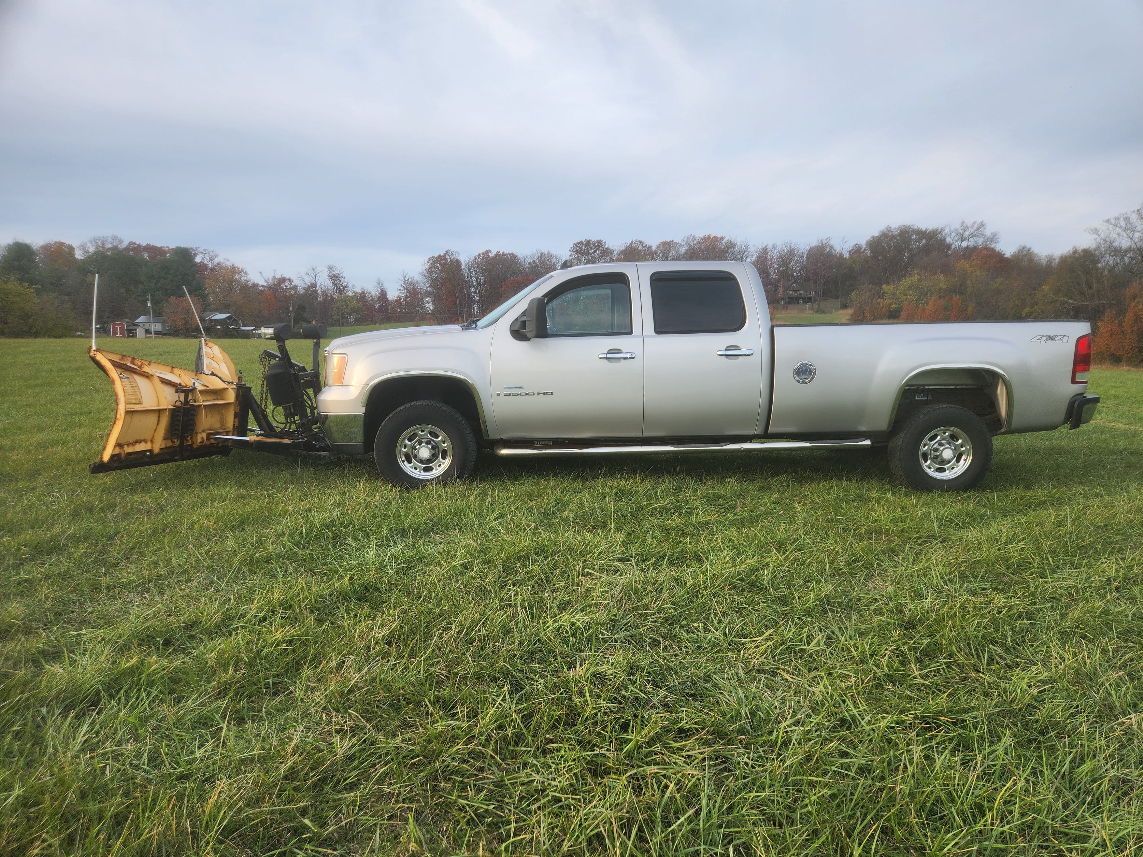 2008 GMC Sierra Equipment Image0