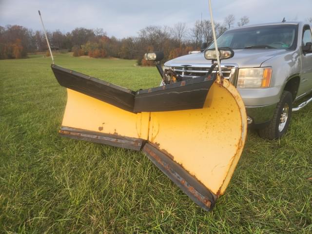 Image of GMC Sierra equipment image 2