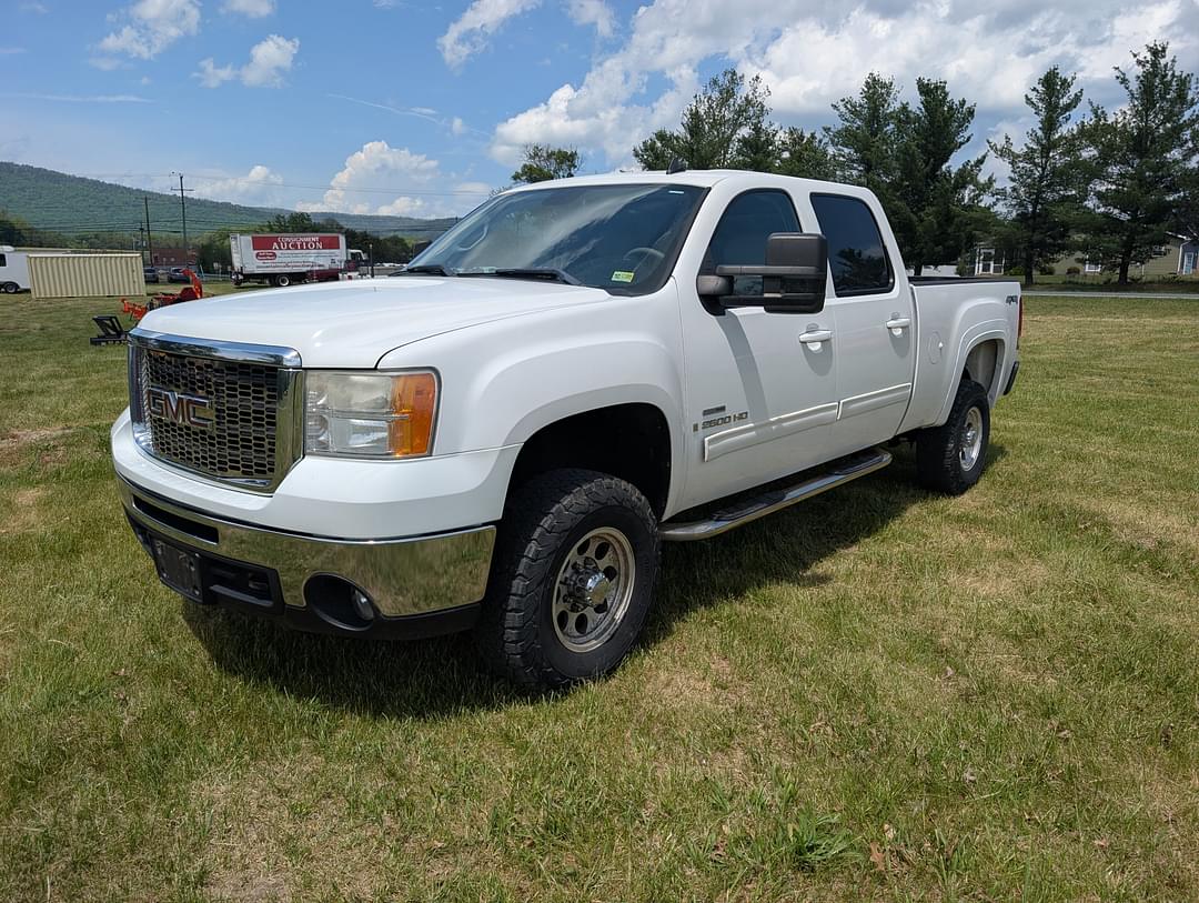 Image of GMC Sierra Primary image