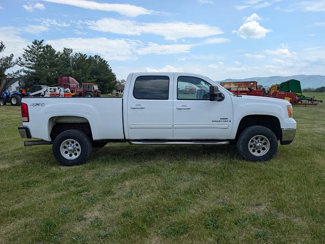 Image of GMC Sierra equipment image 3