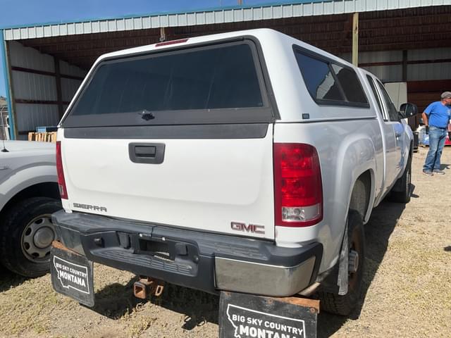 Image of GMC 2500HD equipment image 3