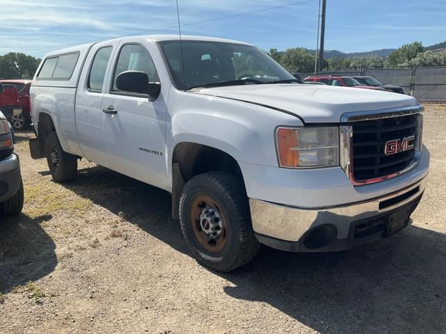 Image of GMC 2500HD equipment image 2