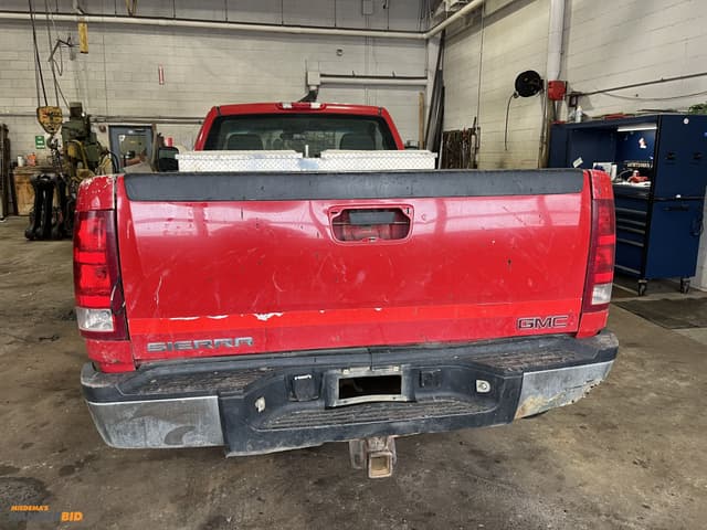 Image of GMC 2500HD equipment image 3