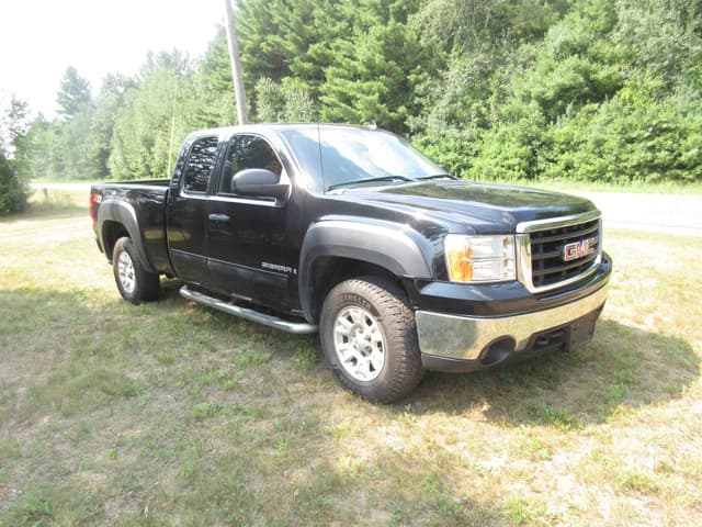 Image of GMC Sierra equipment image 3
