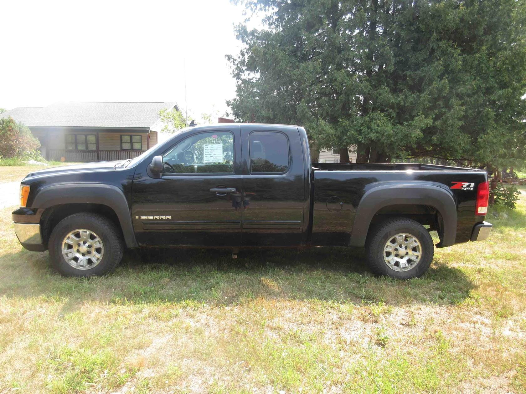 2008 GMC Sierra Equipment Image0
