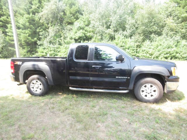 Image of GMC Sierra equipment image 4