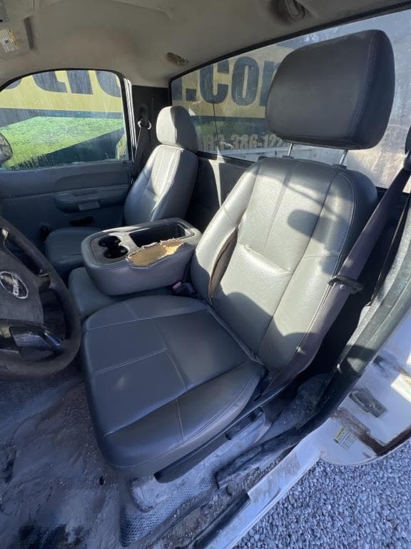 Image of GMC Sierra equipment image 4