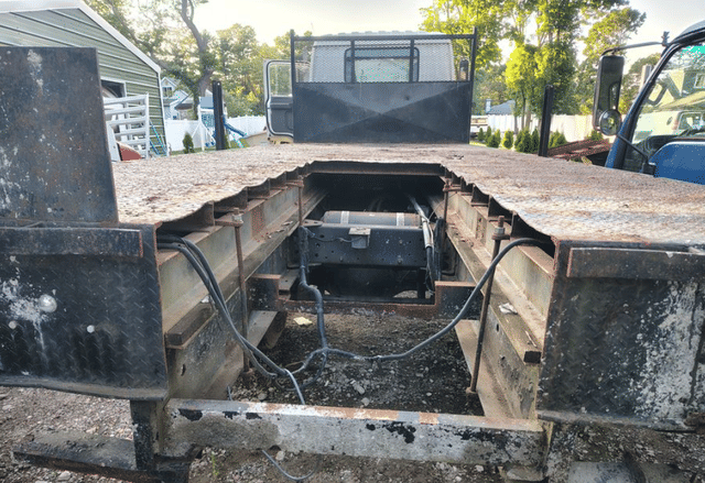 Image of GMC T7500 equipment image 2