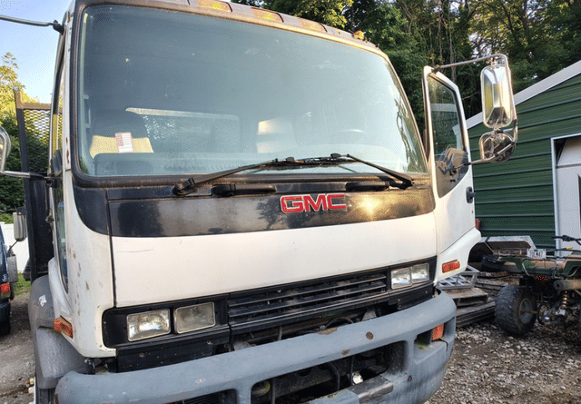 Image of GMC T7500 equipment image 4
