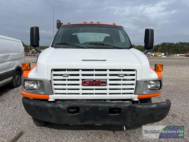 Image of GMC TopKick C4500 equipment image 1