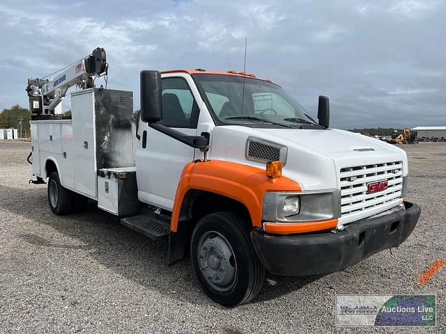 Image of GMC TopKick C4500 equipment image 2