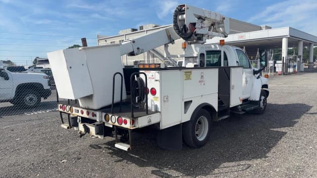 Image of GMC C5500 equipment image 4