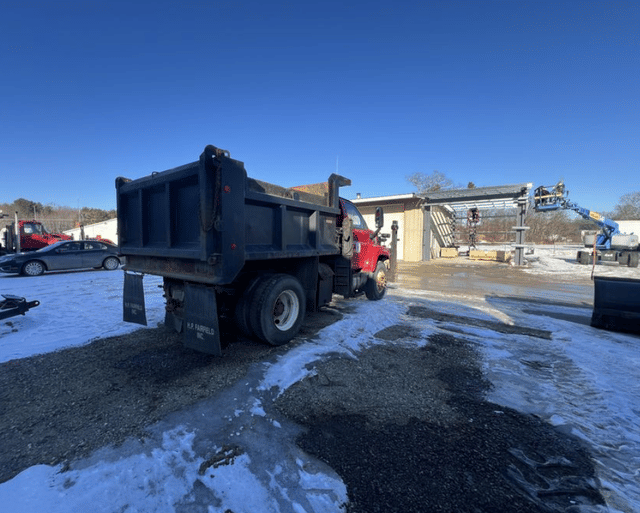 Image of GMC Topkick C8500 equipment image 3