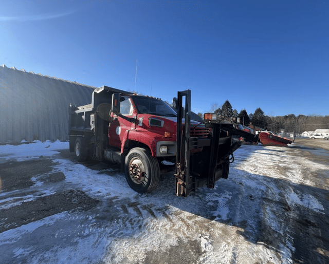 Image of GMC Topkick C8500 equipment image 4