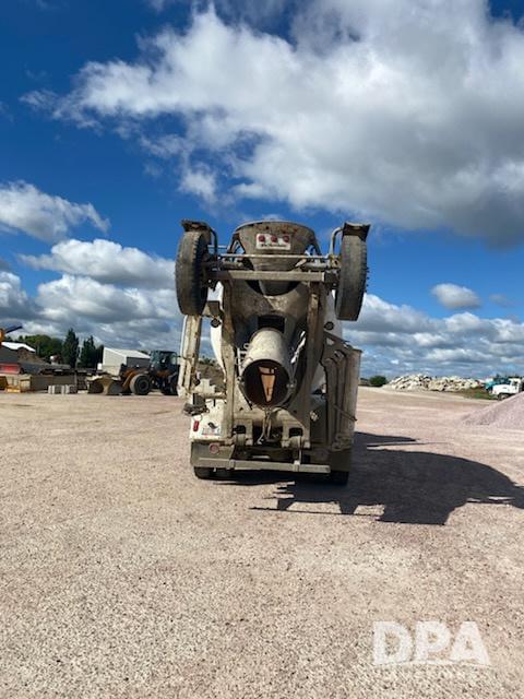 Image of Mack Granite GU713 equipment image 3