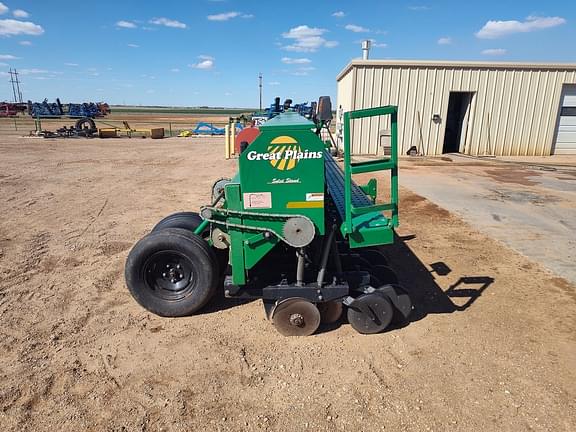 Image of Great Plains 3000 equipment image 1