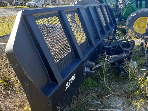 Main image Grouser 2200