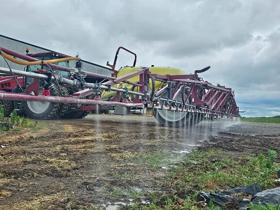 Image of Hardi Commander 4400 equipment image 2