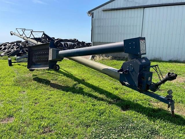 Image of Harvest International H1072 equipment image 1