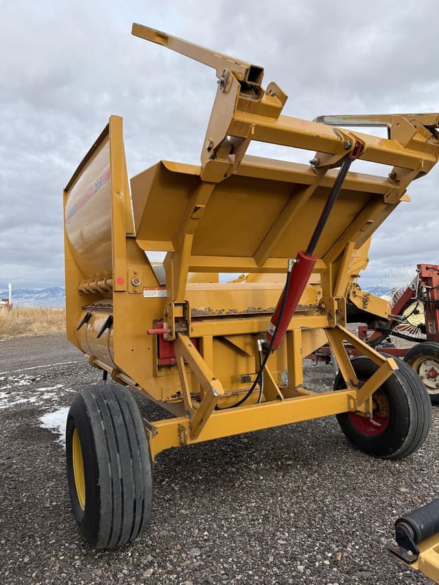 Image of Haybuster 2650 equipment image 2