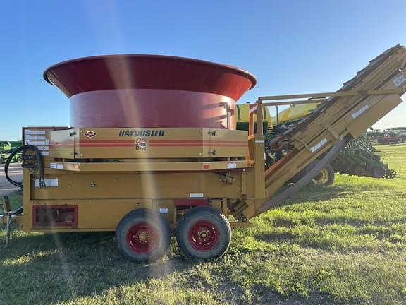 Image of Haybuster H-1100 equipment image 1