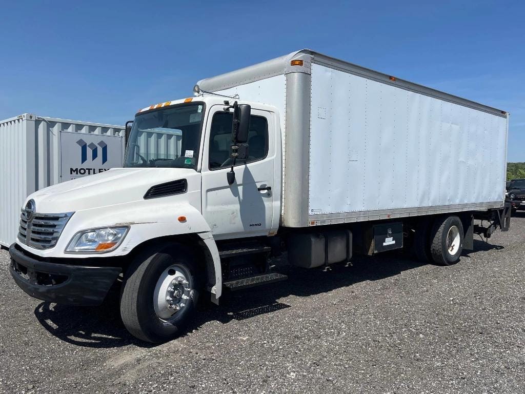 2008 Hino 268A Equipment Image0